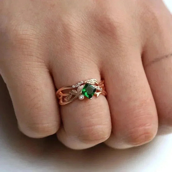 💥Emerald Green Stone Ring Rose Gold Plated Anelli Ring, GPMB1499 - Picture 6 of 6